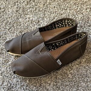 NWOT TOMS Women's Espresso Slip-On Flats